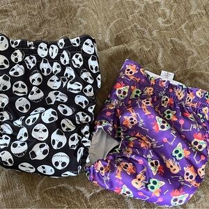 CuteBone Female reusable Dog Diapers - white/black with skulls